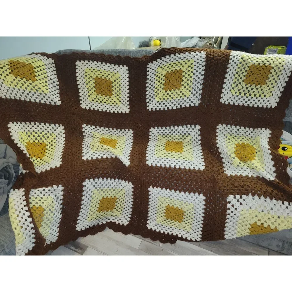 Vintage 70s Granny Square Afghan‎ 60x80 Brown Yellow White Crochet Blanket